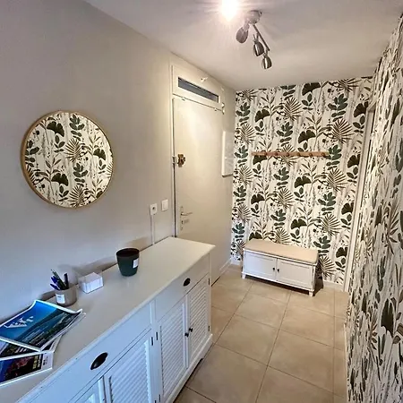 Ground Floor With Garden *