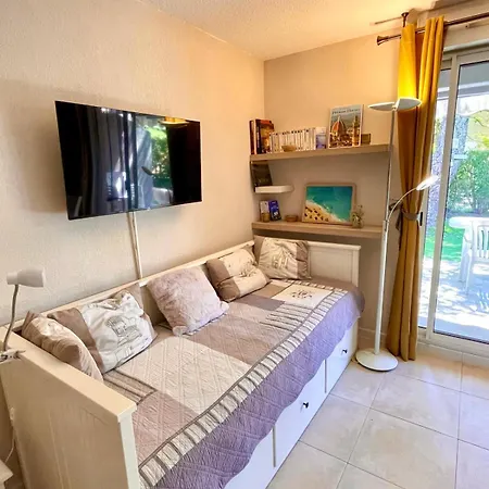 شقة Ground Floor With Garden