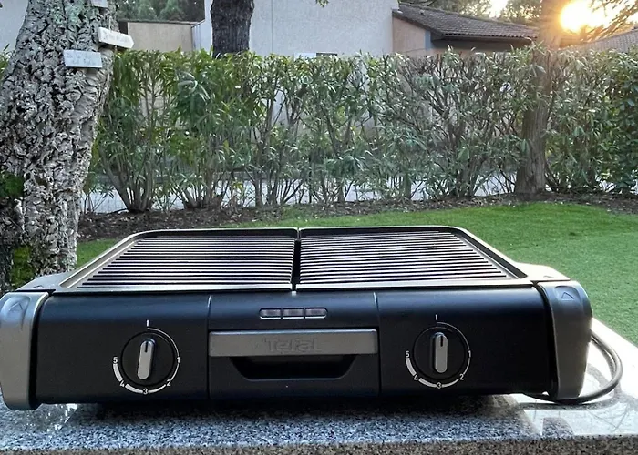 Ground Floor With Garden * Le Lavandou