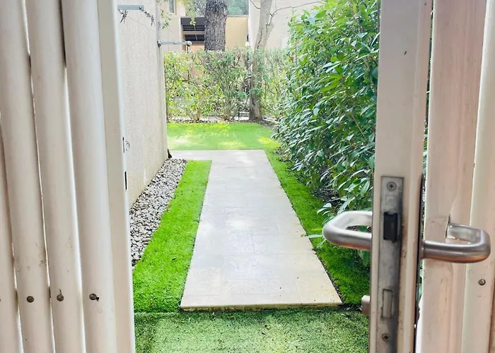 Daire Ground Floor With Garden Le Lavandou